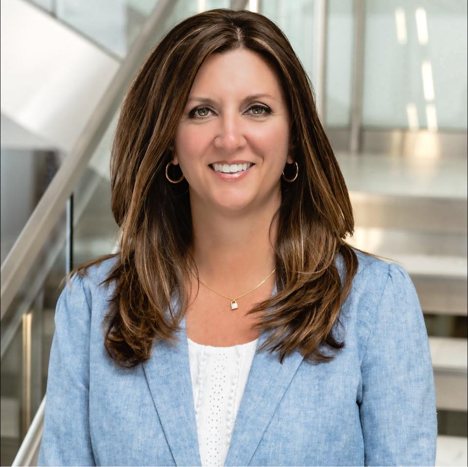 Headshot photo of Julie Thompson
