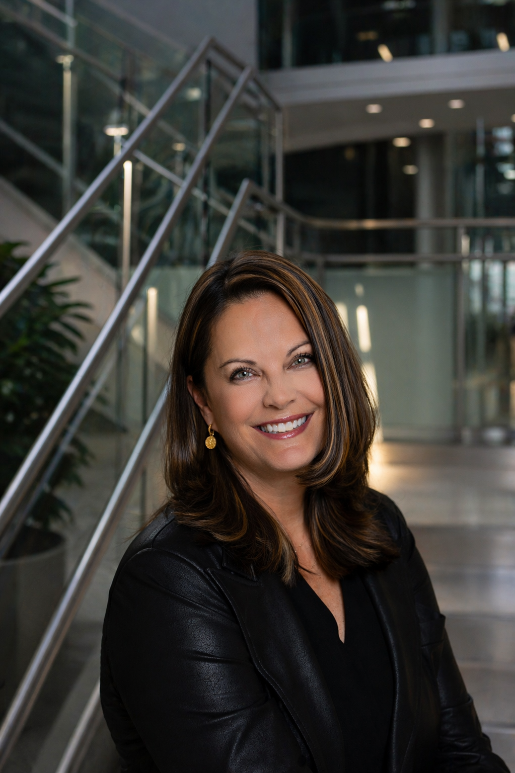 Headshot photo of Kelly Cantley