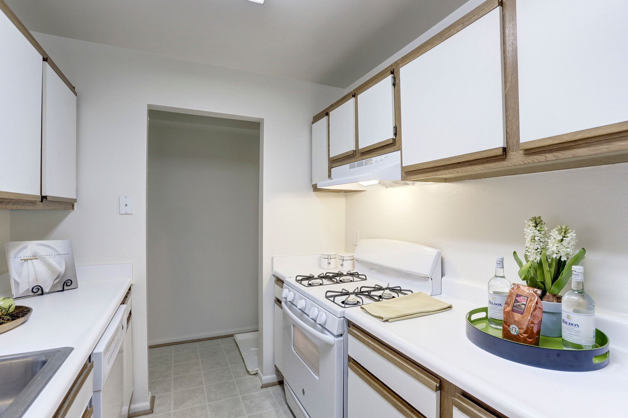 Enjoy the convenience of dining at the countertop or just having the open space to entertain.