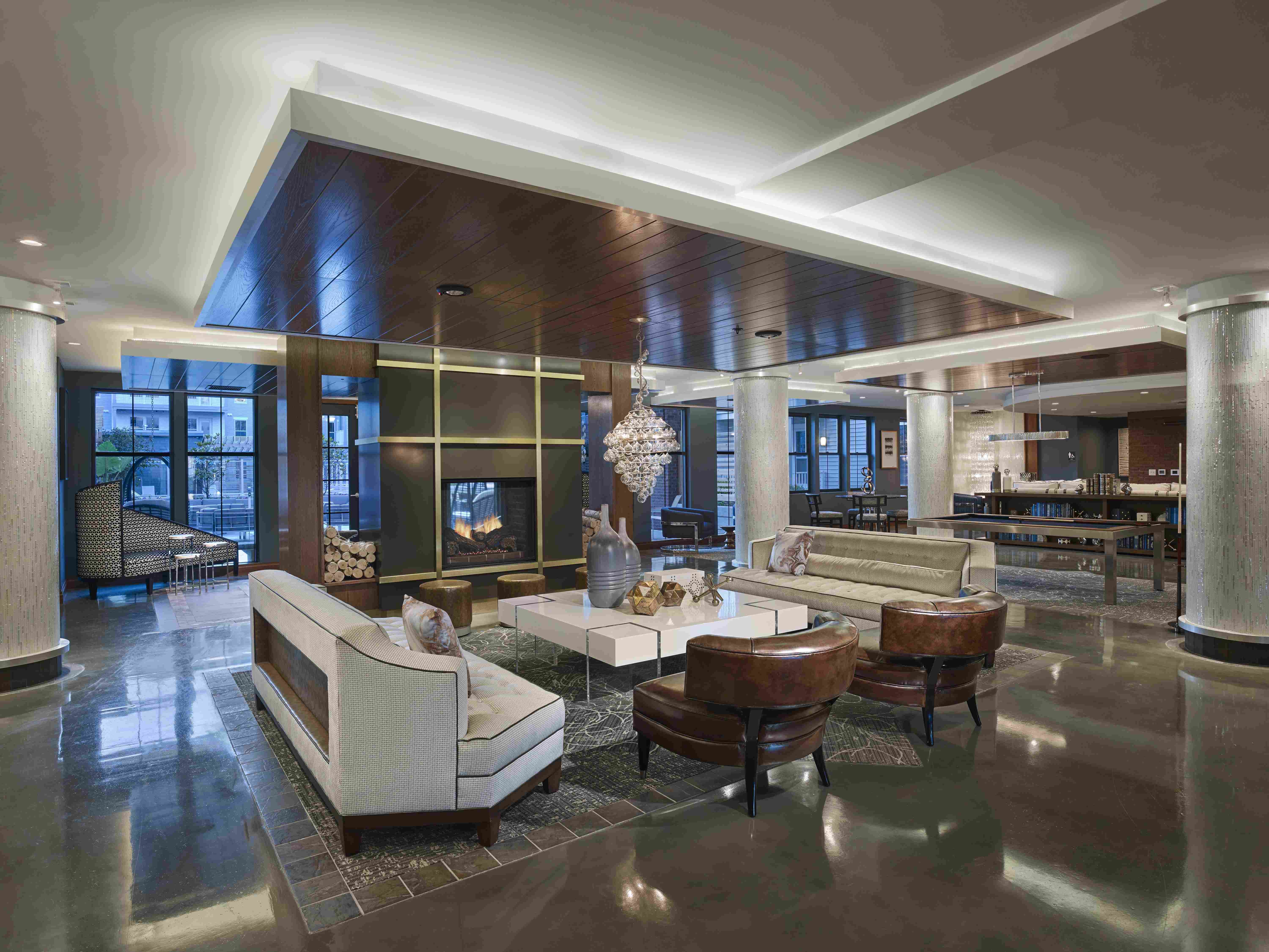 Chestnut Square Grand Lounge