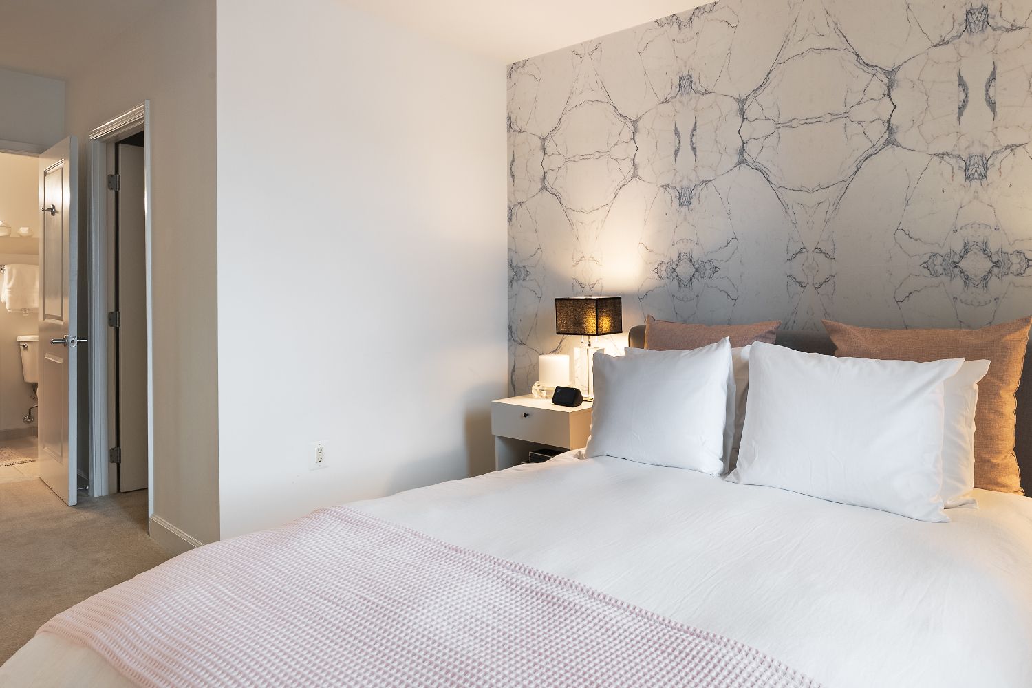 Spacious Falls Church apartment homes for rent.