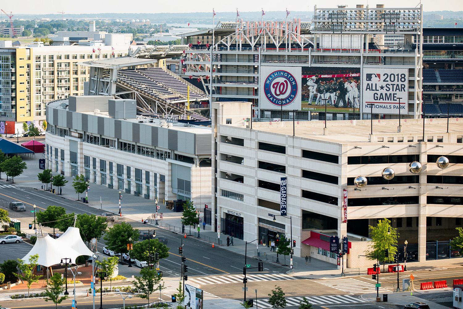 Make yourself at home in our vibrant neighborhood, right next to Nationals Park.