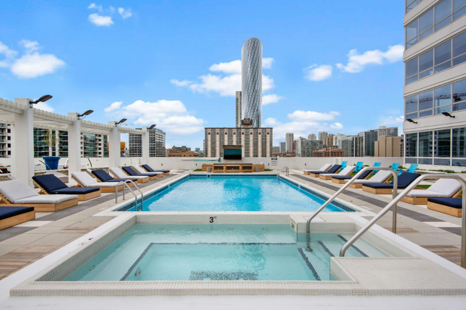 Arkadia West Loop Chicago luxury apartment interior exterior amenities West Loop apartments Chicago IL modern rental residences