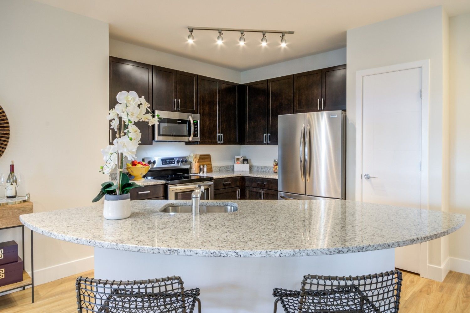 1 Bed Kitchen Island