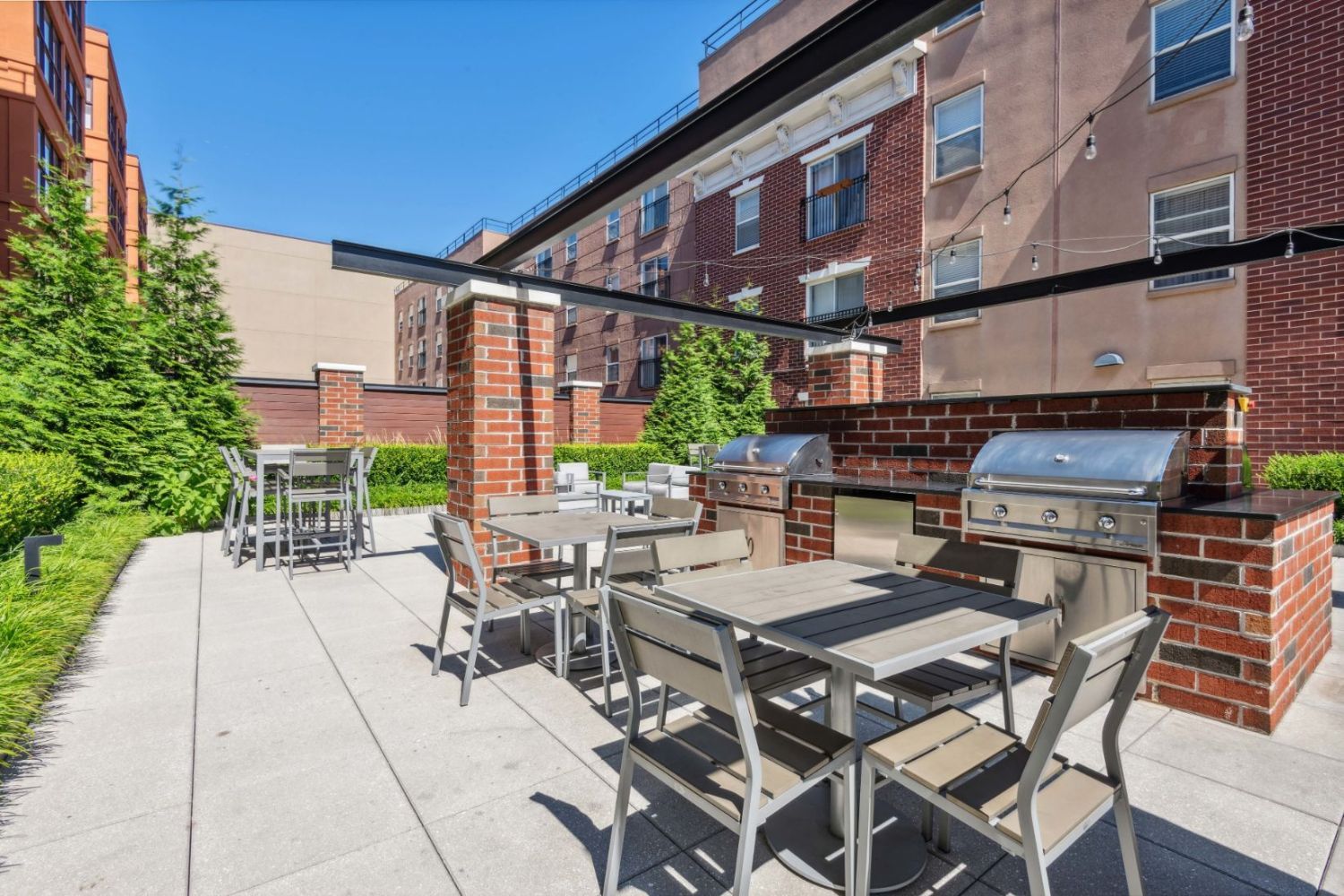 Courtyard with grills & dining area