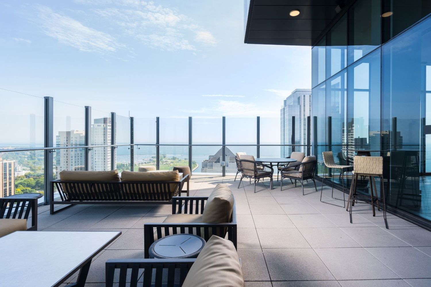 Alto Lounge Terrace