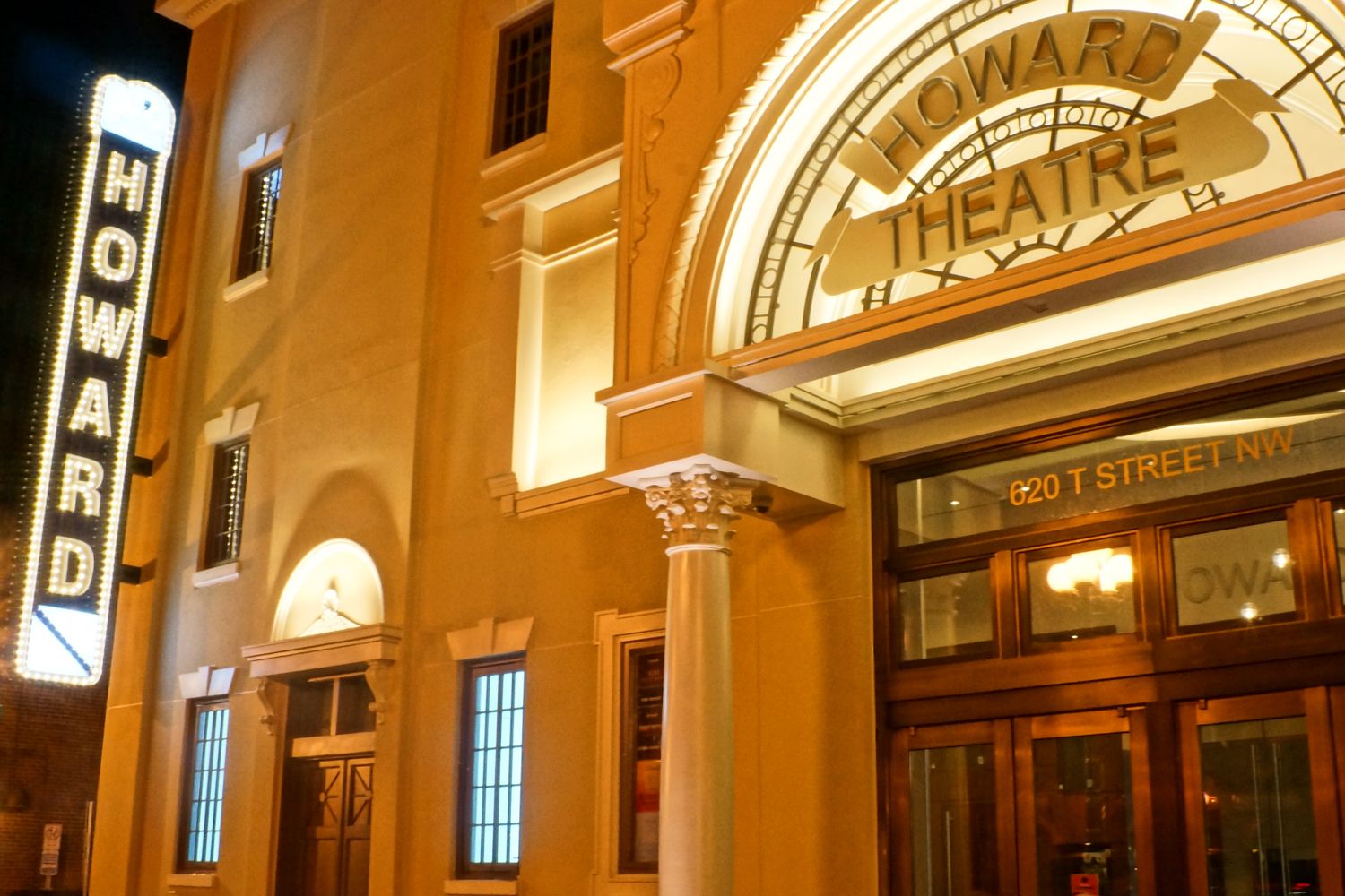 Who's playing tonight at the Howard Theater?