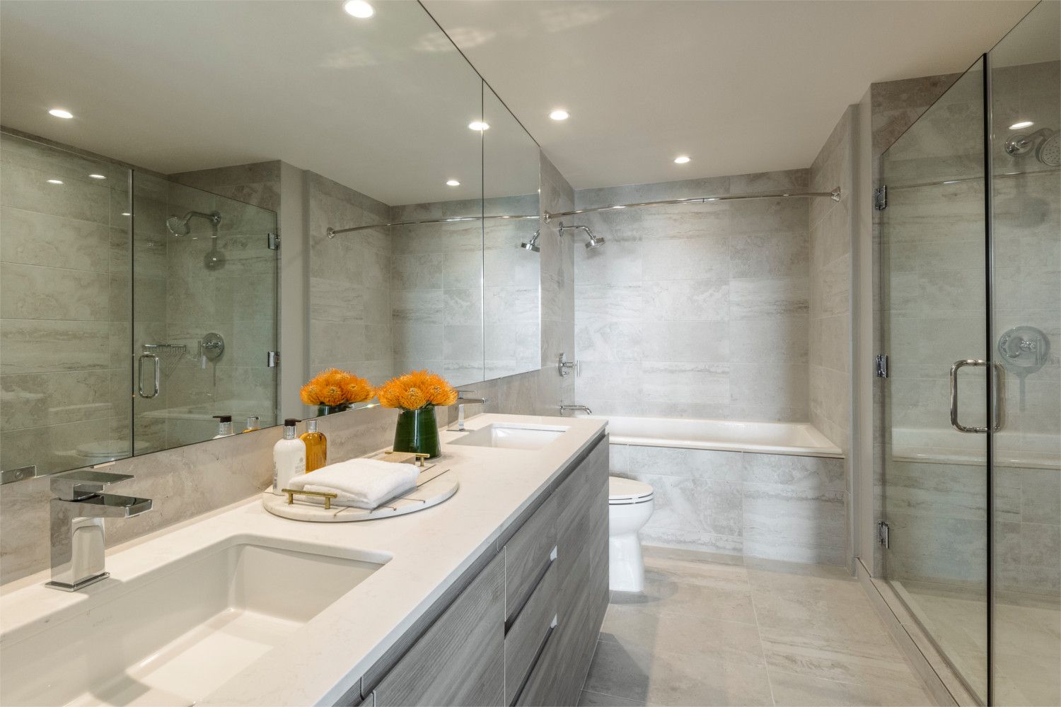 Bathroom Tub