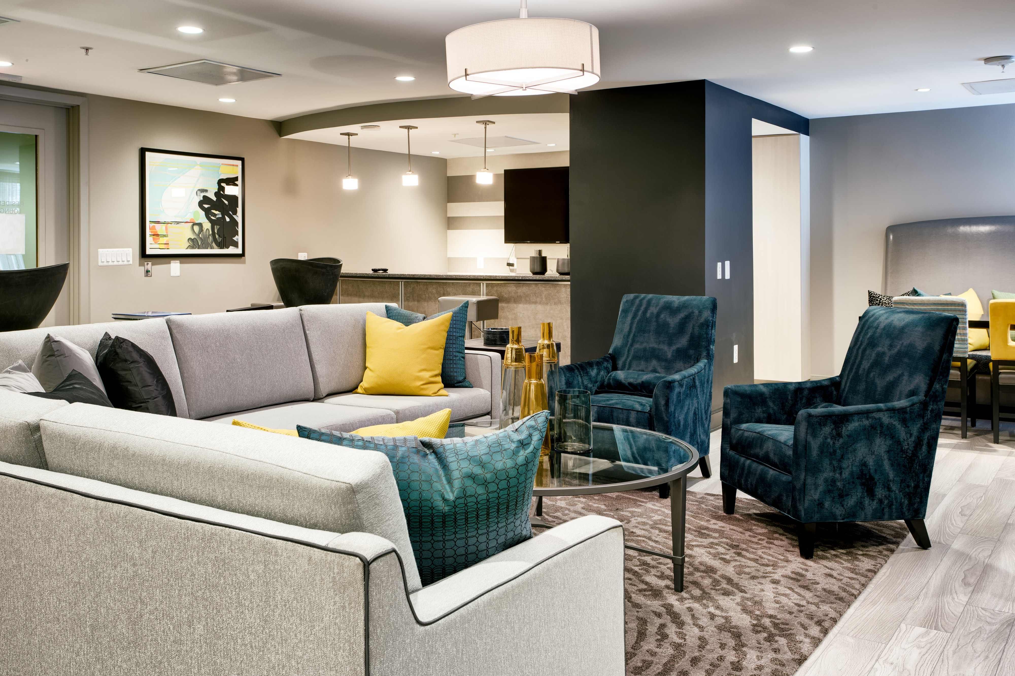 Lounge 2