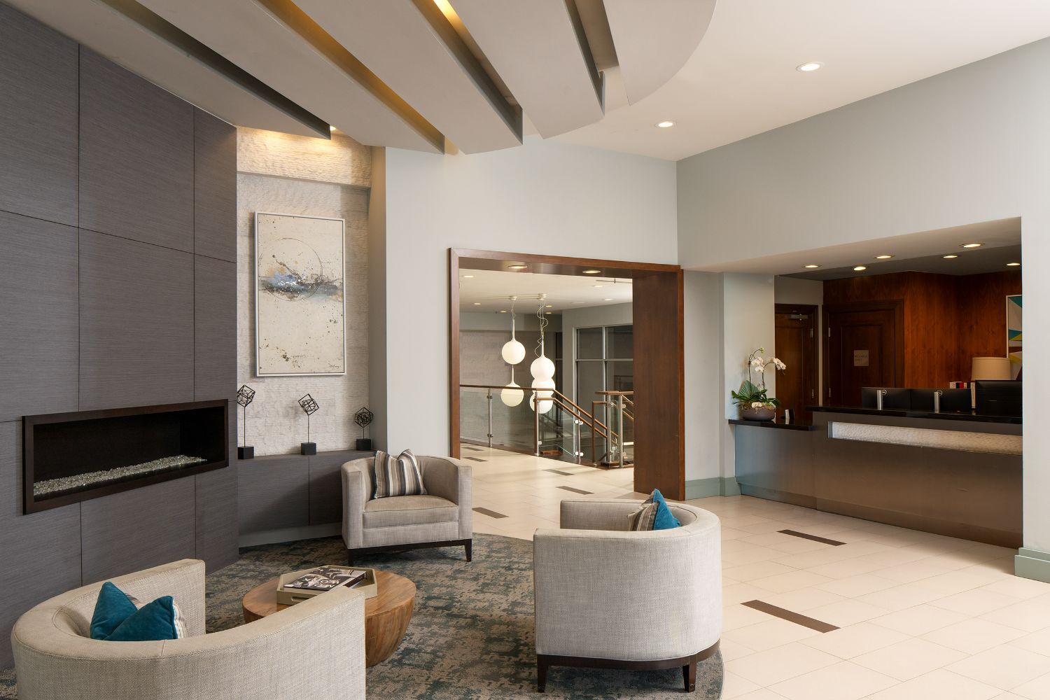 Enjoy our beautiful lobby equipped with 24 hour concierge service.