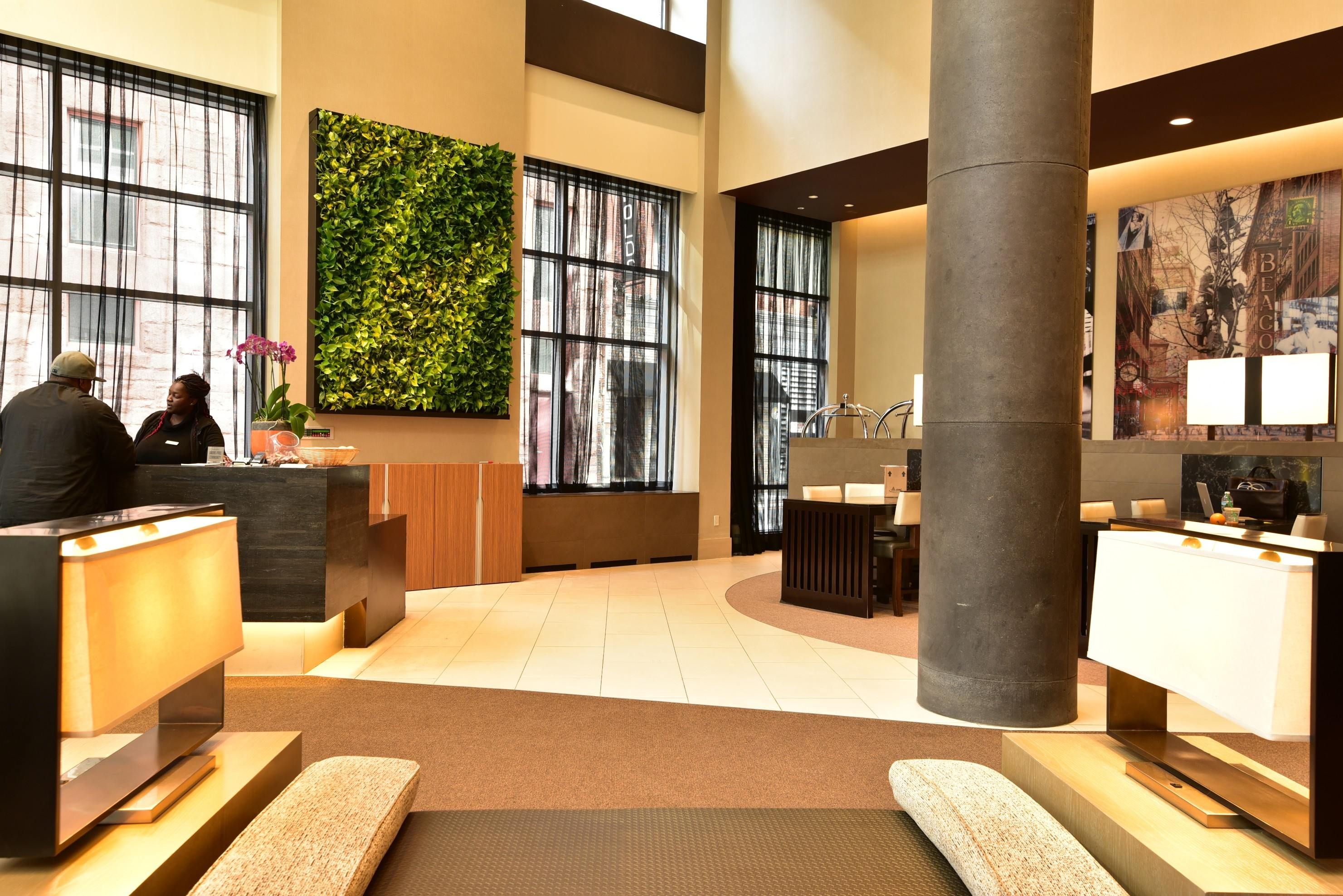 The Kensington Greenwall Wide