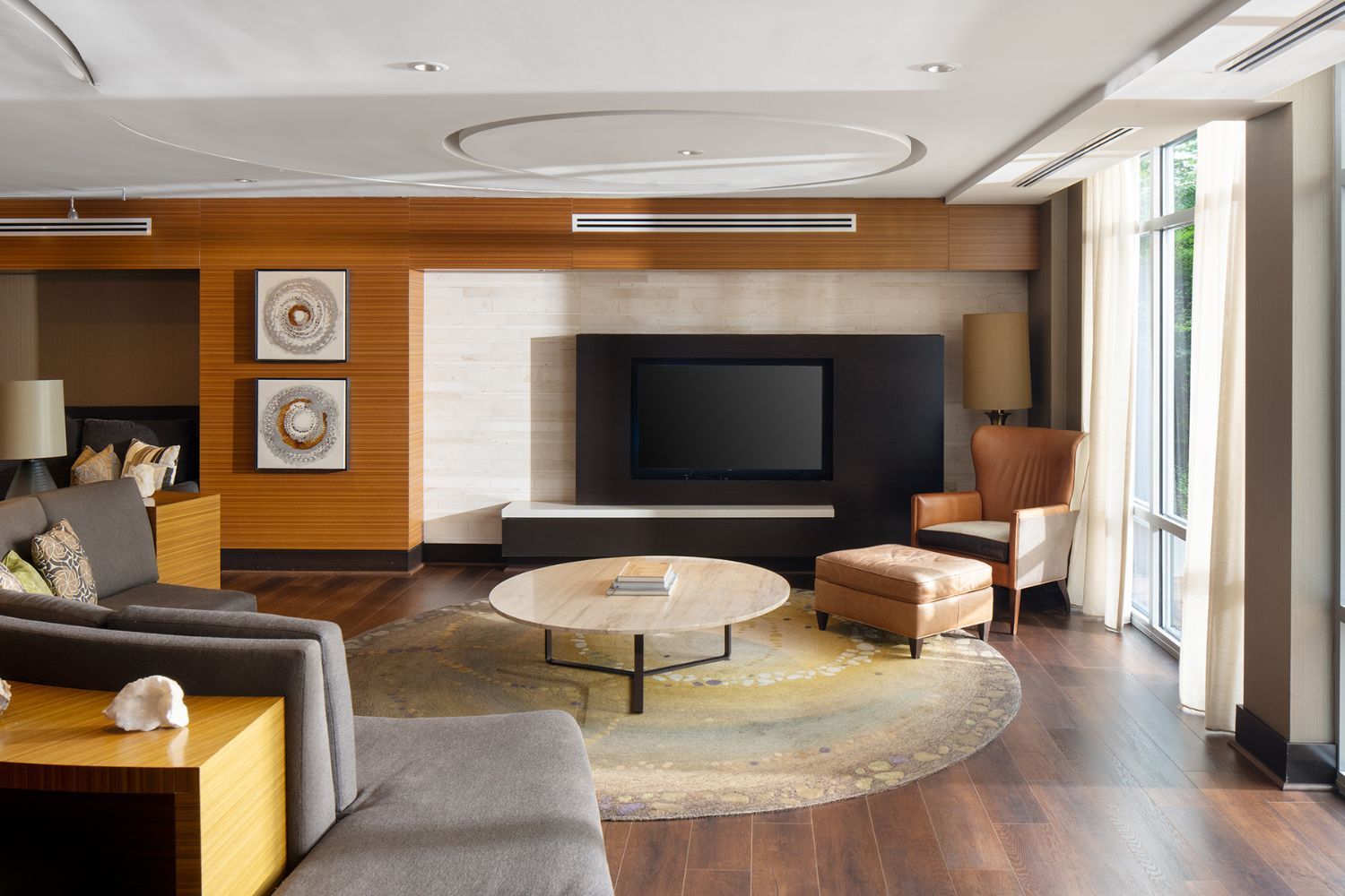 Uncommonly refined, unquestionably home