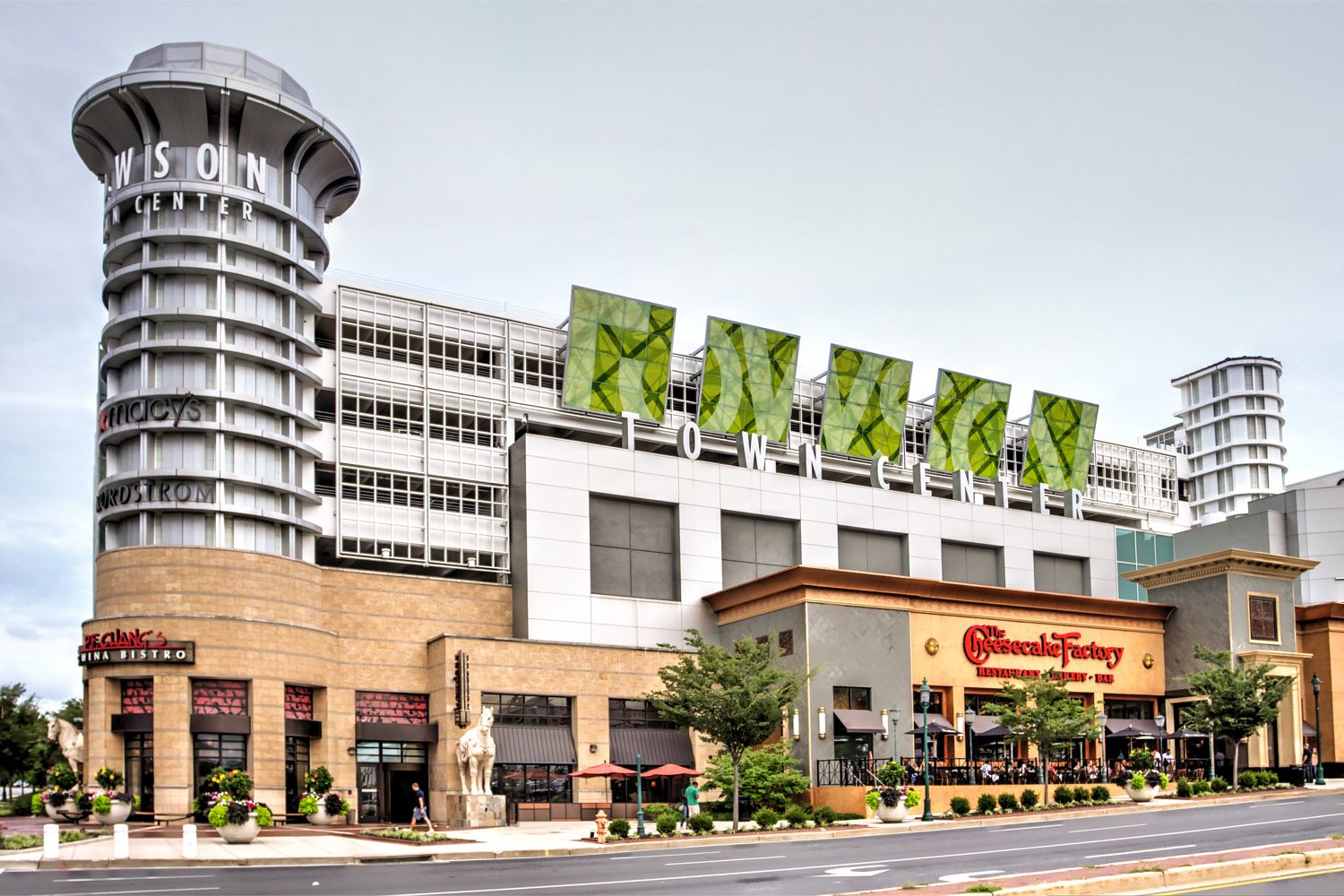 Towson Town Center provides delicious dining options right outside of your front door.