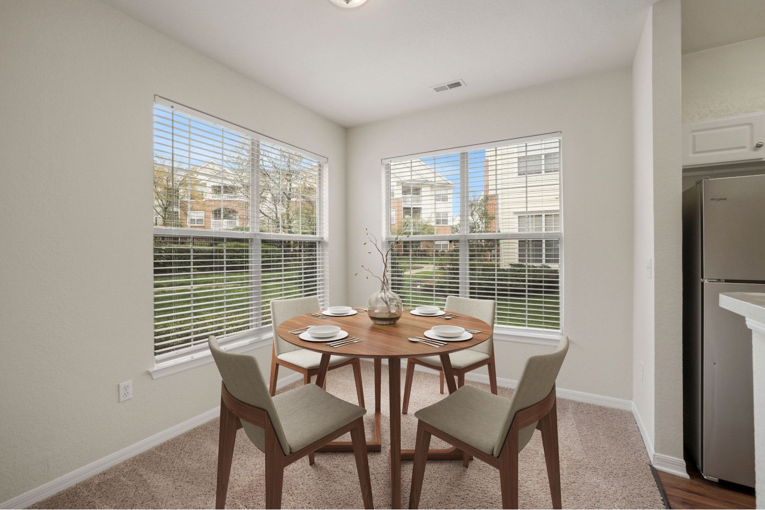 CarlisleSunroom&DeckDining_BoxBrownie_9000