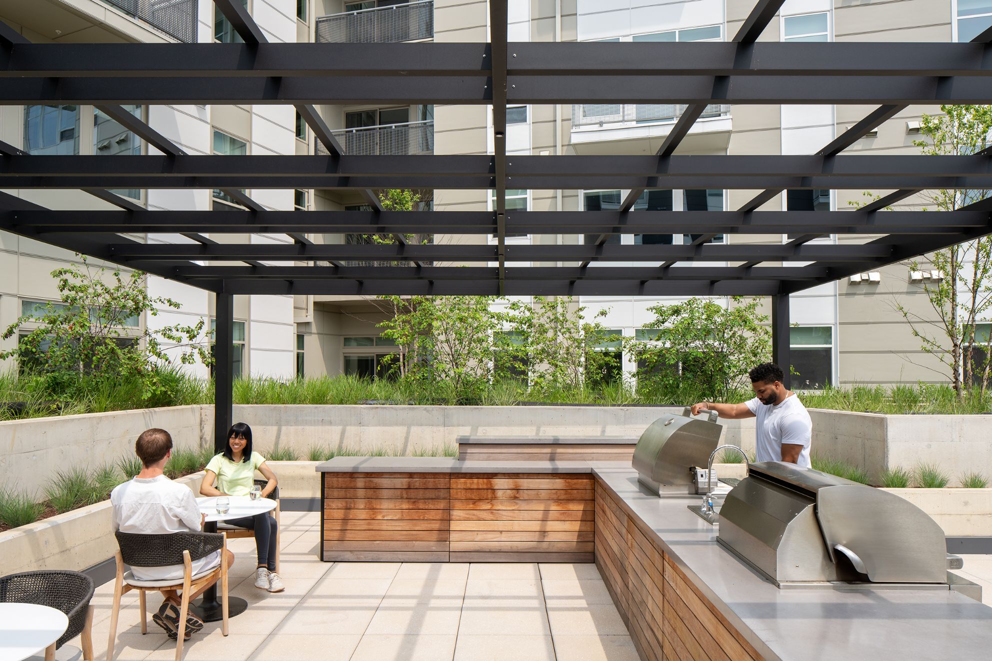 Courtyard with dinning and BBQ grilling areas