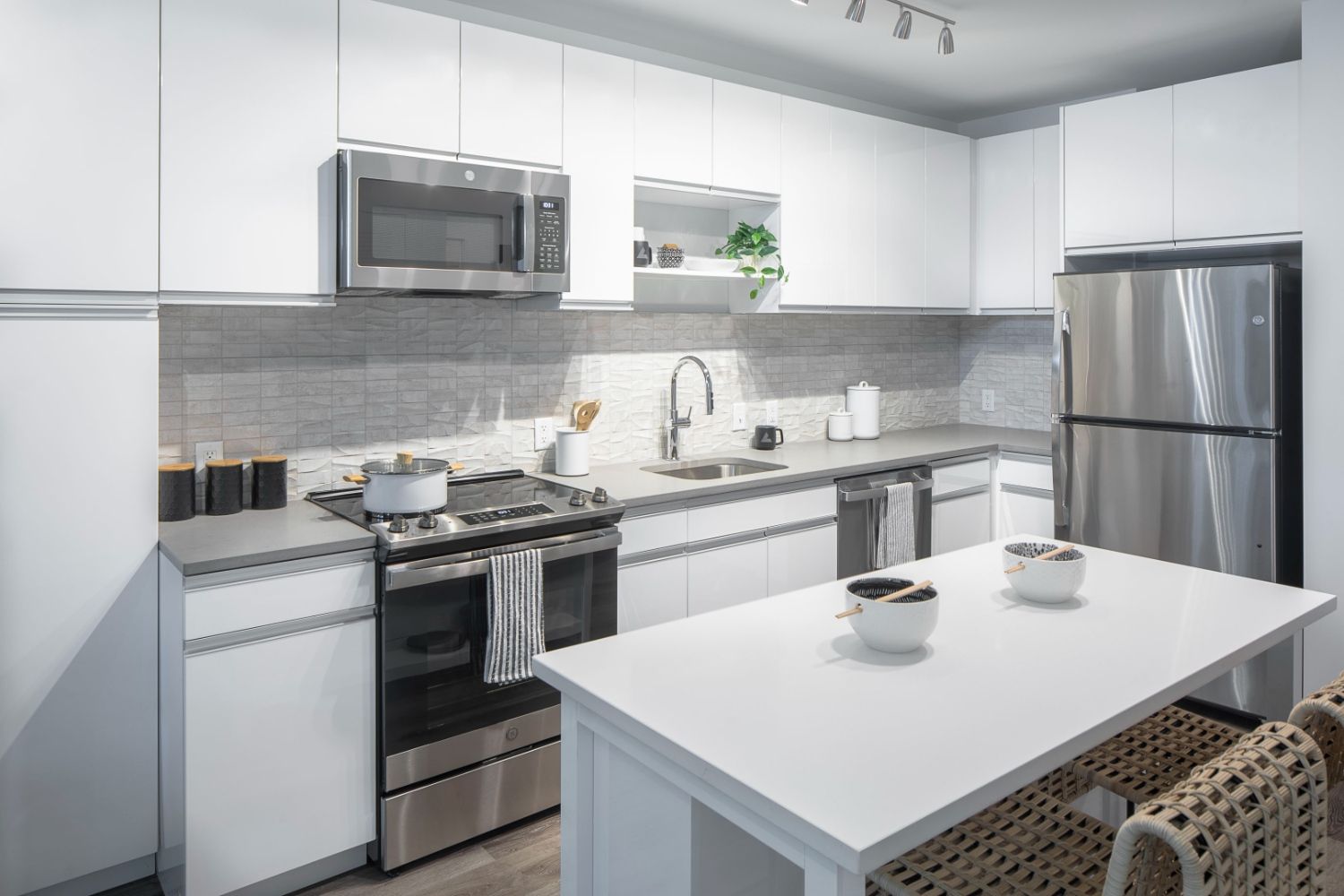 Kitchen with dining island