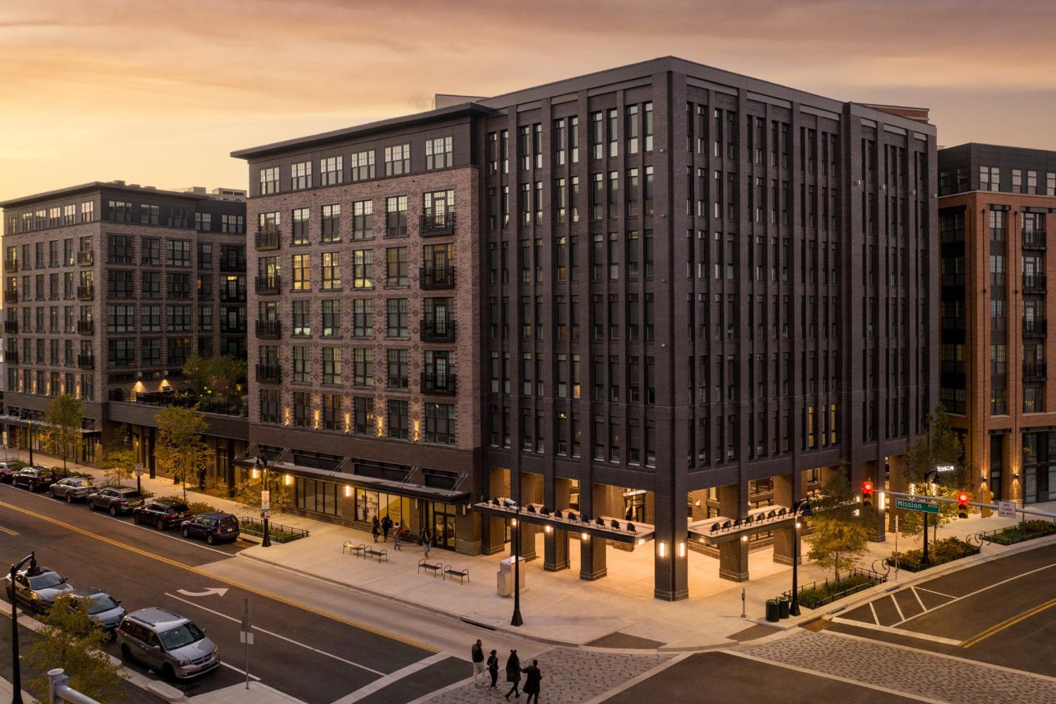 250 Mission exterior shot from 250 Mission Boulevard