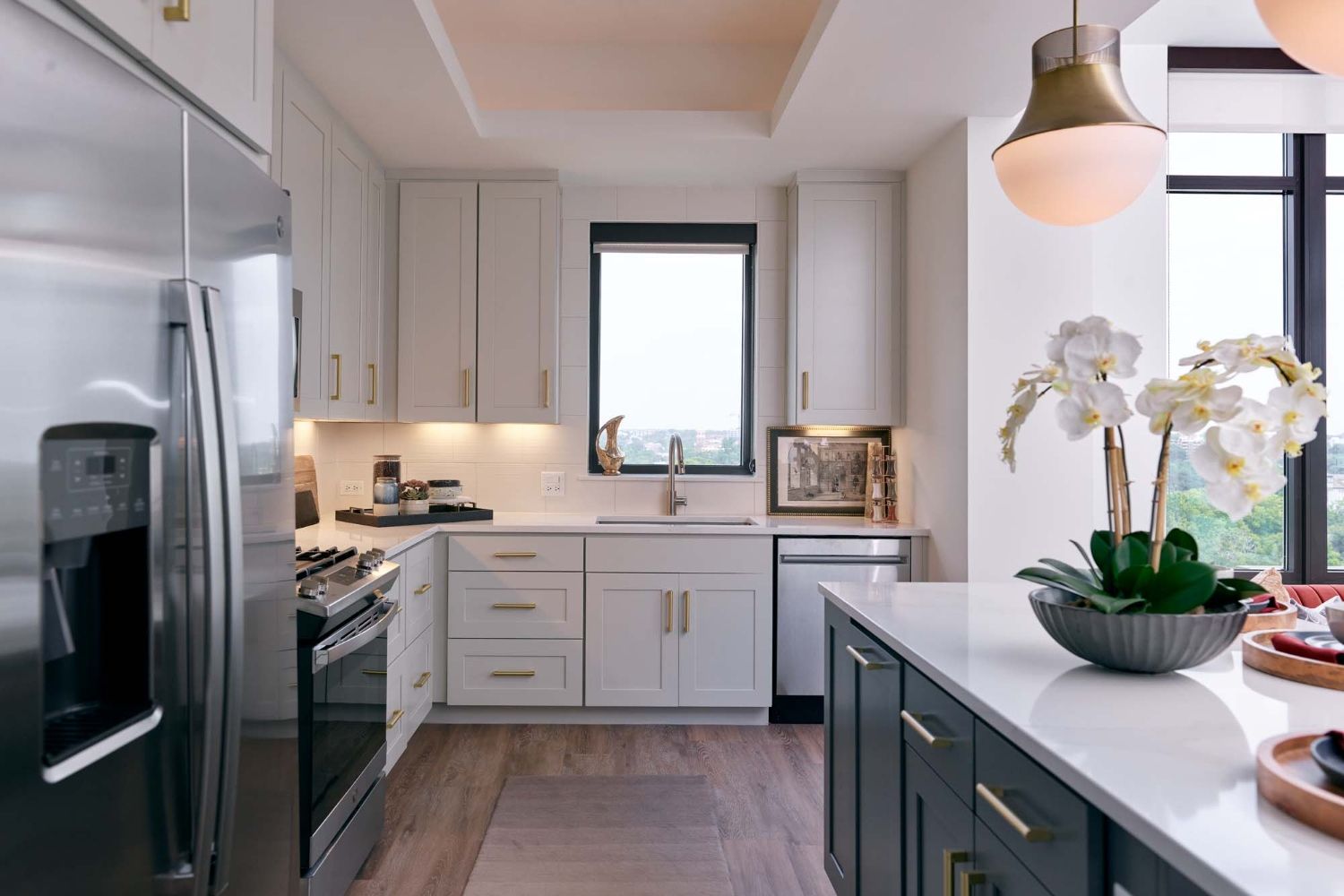 Quartz kitchen countertops with gas ranges