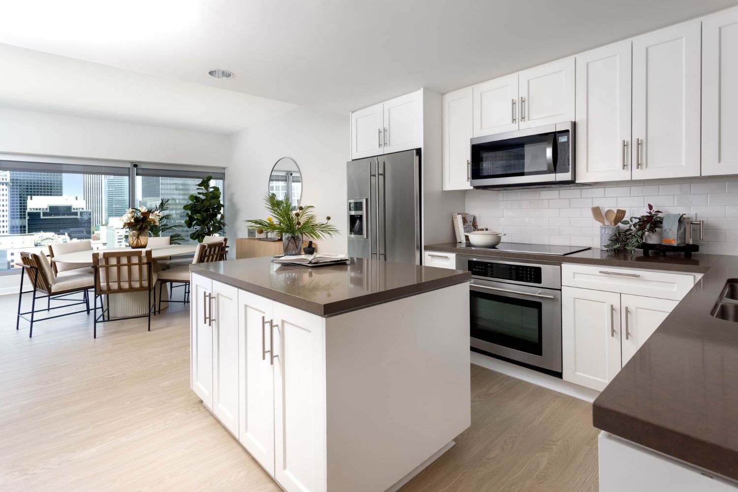 Open and inviting kitchen space.