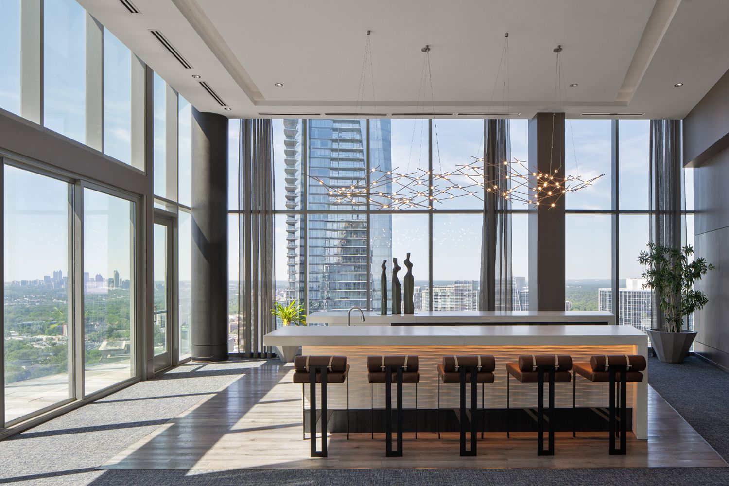 EloraatBuckhead_LuxuryApartmentCommunity_CloudLoungeBar_AtlantaGA