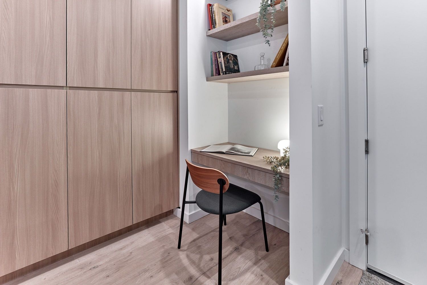 The Wyldes Apartment Built-in desk