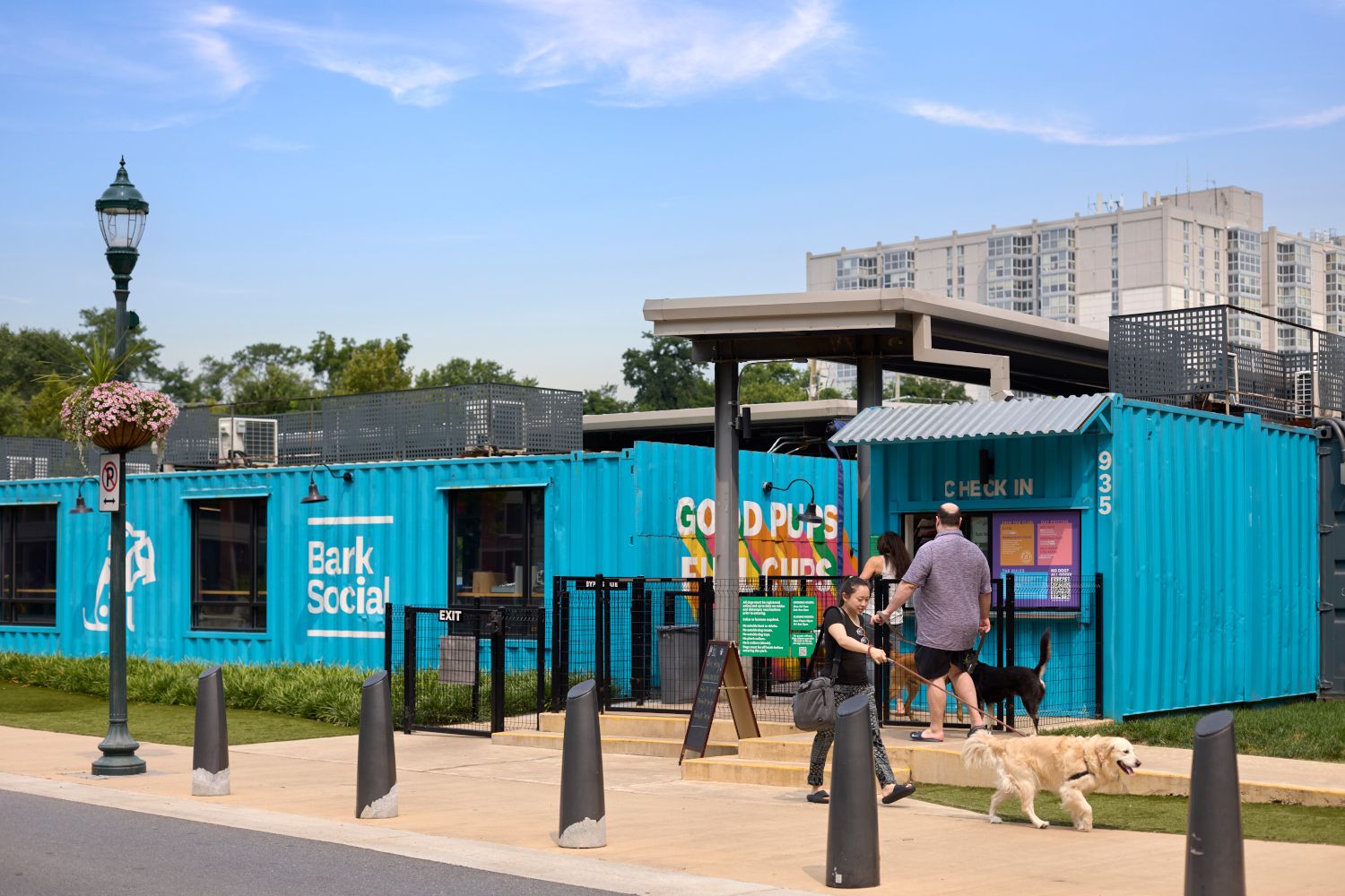 Bark Social - Dog-friendly bar