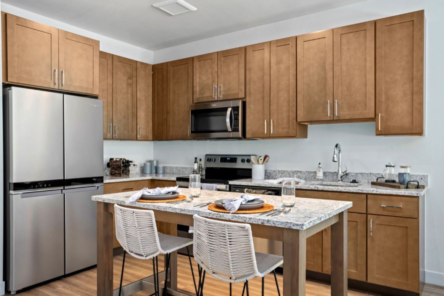 Kitchens with elegant finishes and stainless steel appliances outfit your home