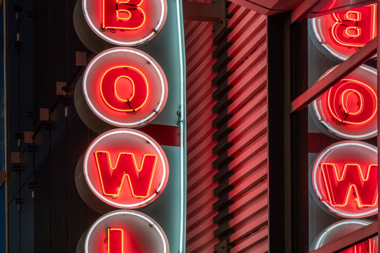 Fun and entertainment just around the corner – the Bowling Arcade offers endless hours of enjoyment for all ages.