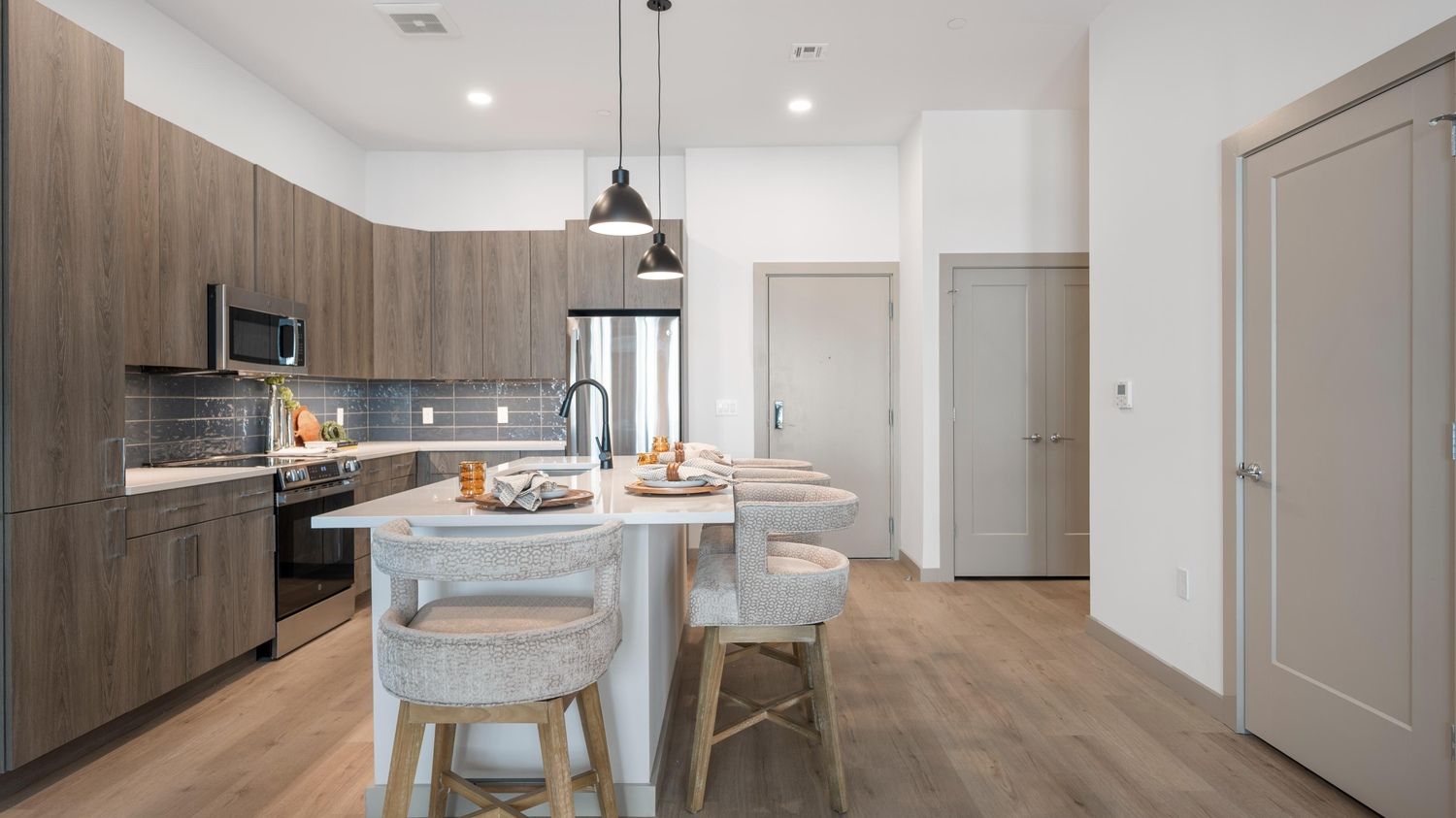 Kitchen entry