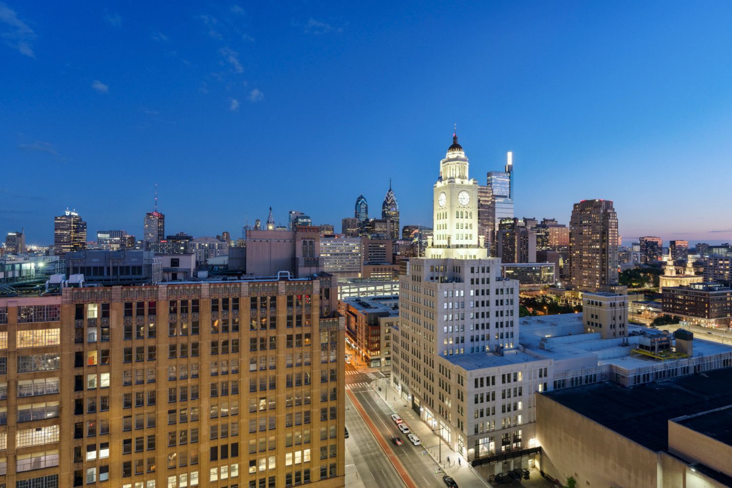 Philadelpia skyline at dusk
