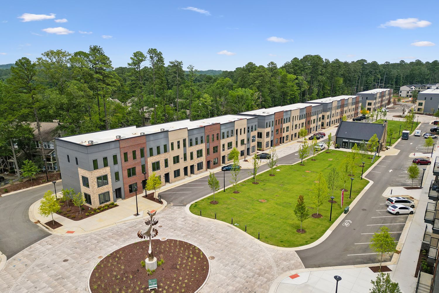 AuraBoothPark_LuxuryApartmentCommunity_Exterior_ChapelHillNC
