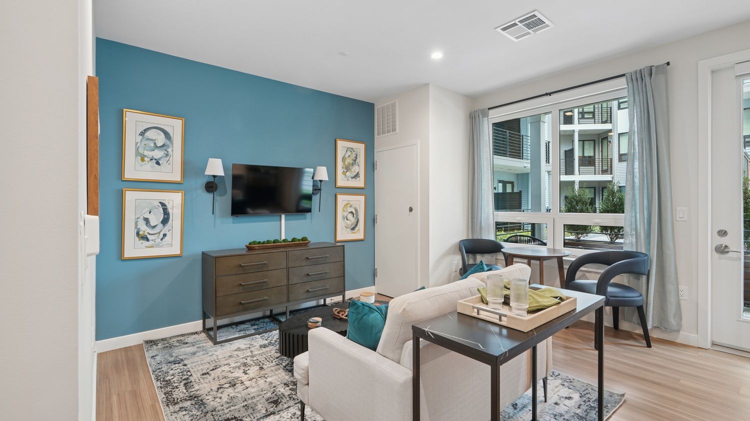 Embark_LuxuryCommunityApartments_Living_EastOrangeNJ