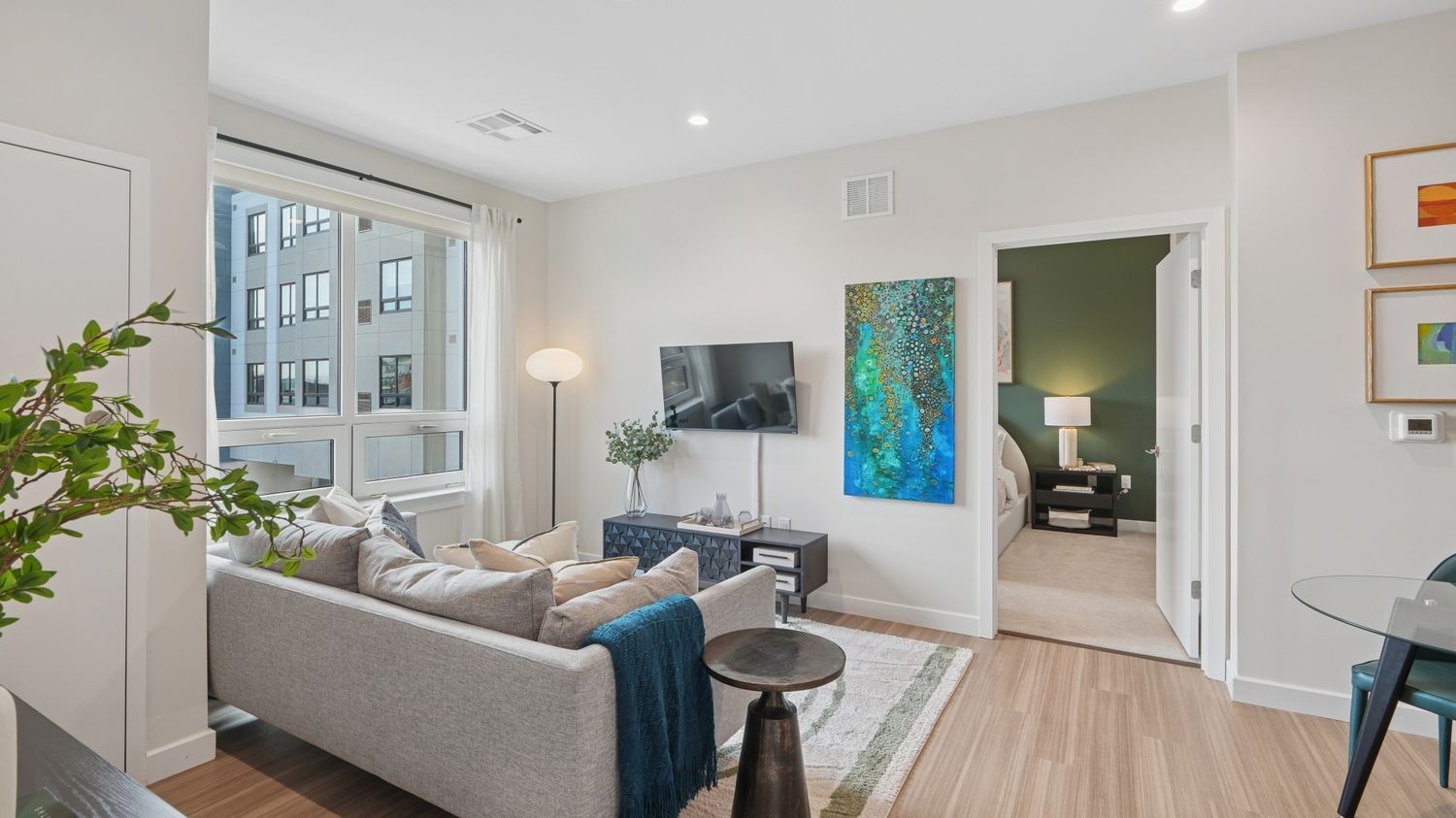 Embark_LuxuryCommunityApartments_Living_EastOrangeNJ