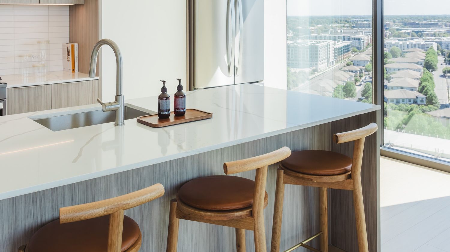 Linea-Luxury-Apartment-Kitchen-Charlotte-North-Carolina