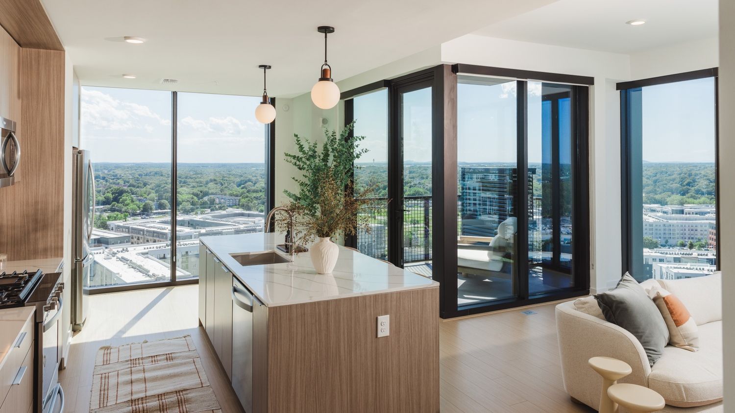 Linea-Luxury-Apartment-Kitchen-Charlotte-North-Carolina