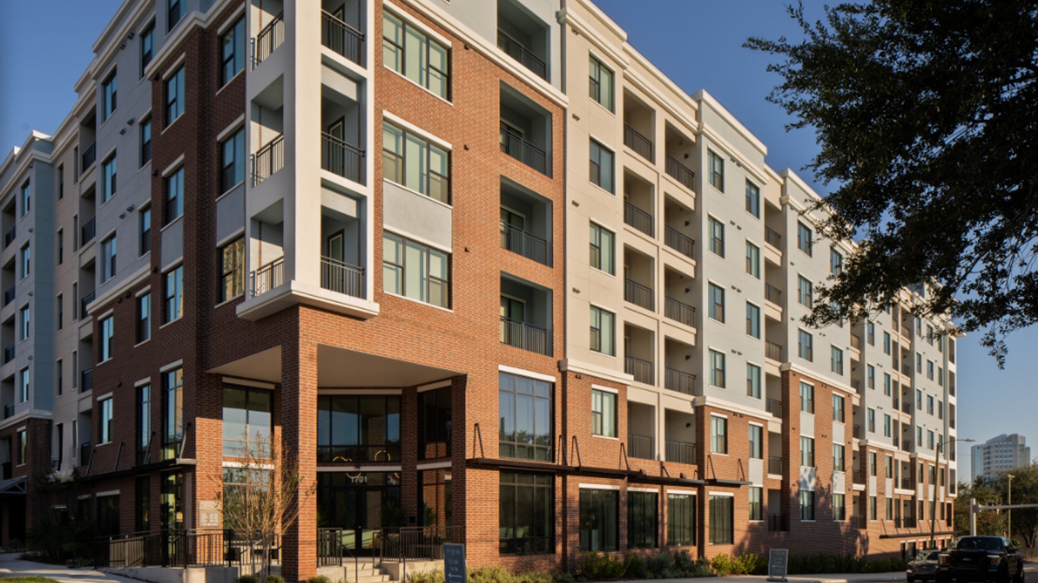 7th&Oak_LuxuryApartments_BuildingExterior_TampaFlorida