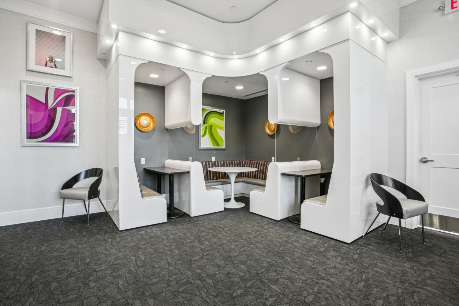 Coworking Nooks & Pods