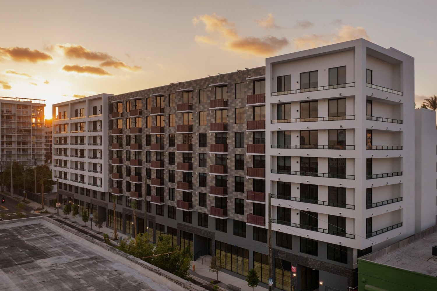 AmaraWynwood_LuxuryApartments_ExteriorSunset_MiamiFlorida