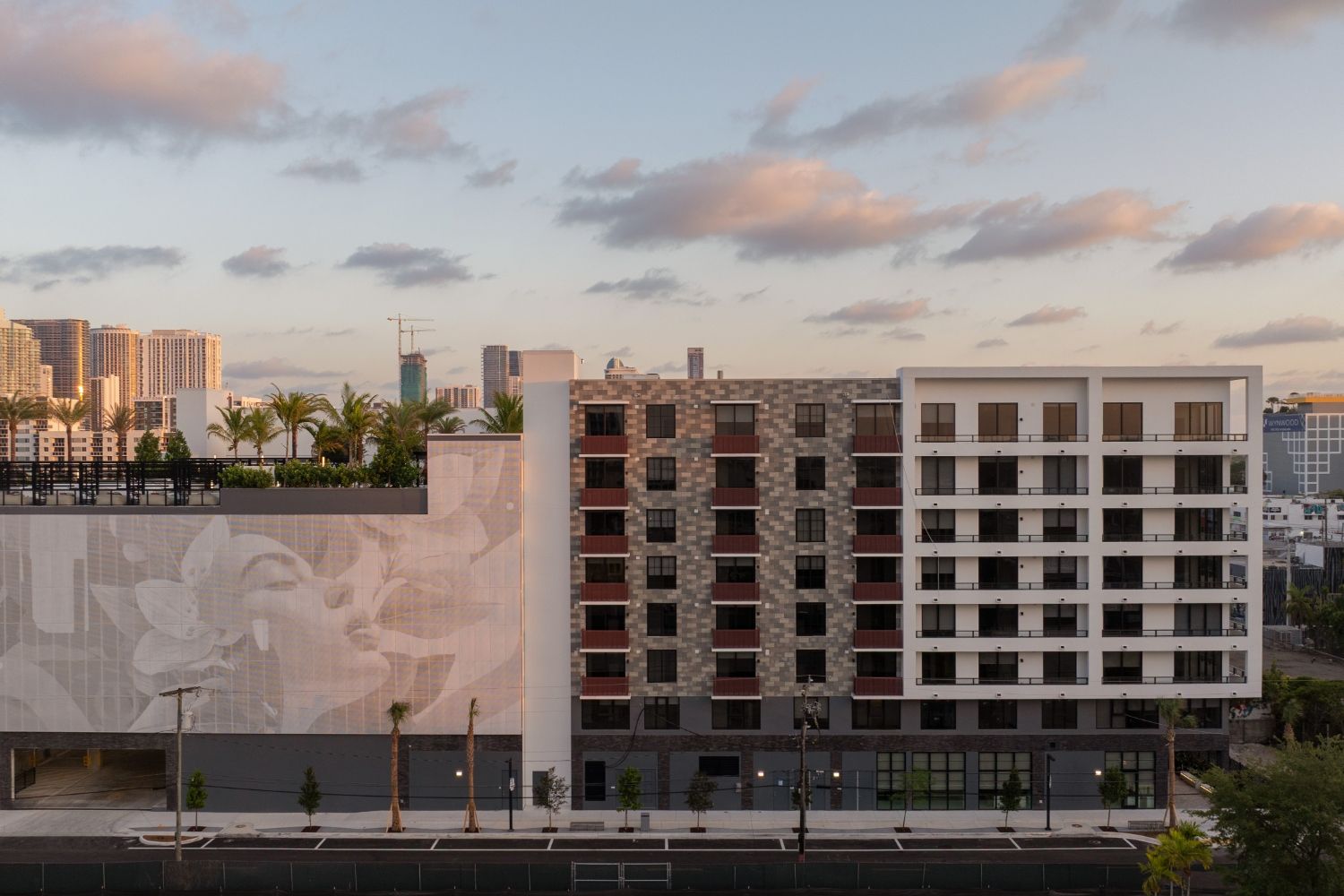 AmaraWynwood_LuxuryApartments_ExteriorSunset_MiamiFlorida