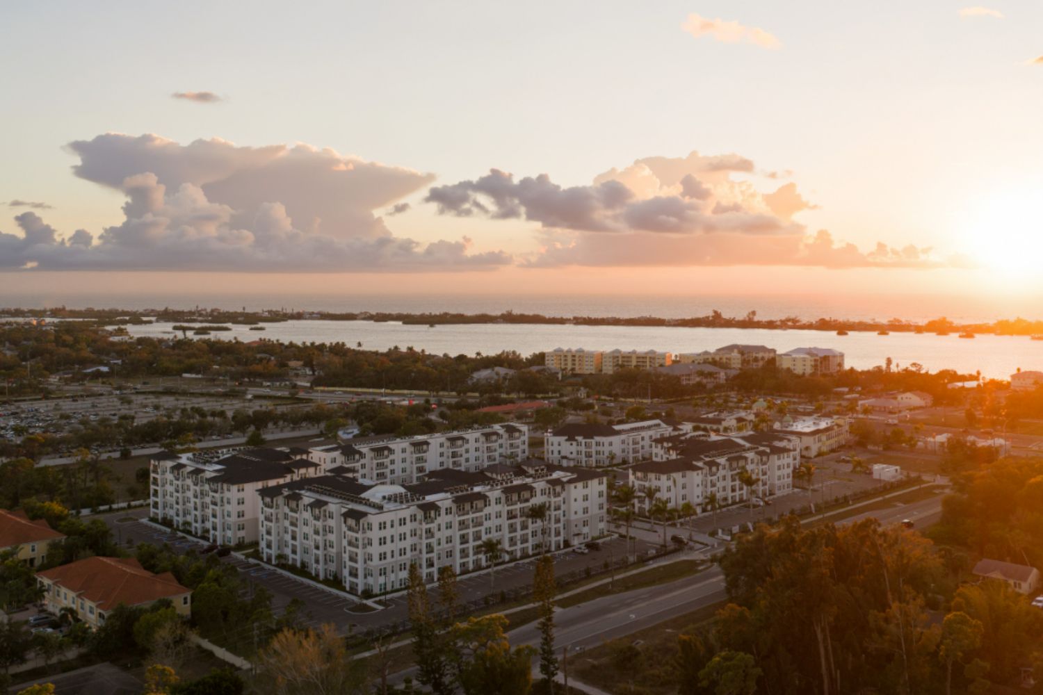 AltonOsprey_LuxuryApartments_Exterior_OspreyFlorida