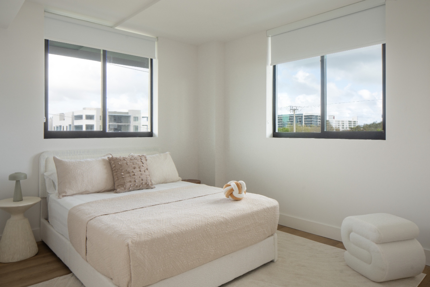 Revv_LuxuryApartments_Bedroom_HollywoodFlorida