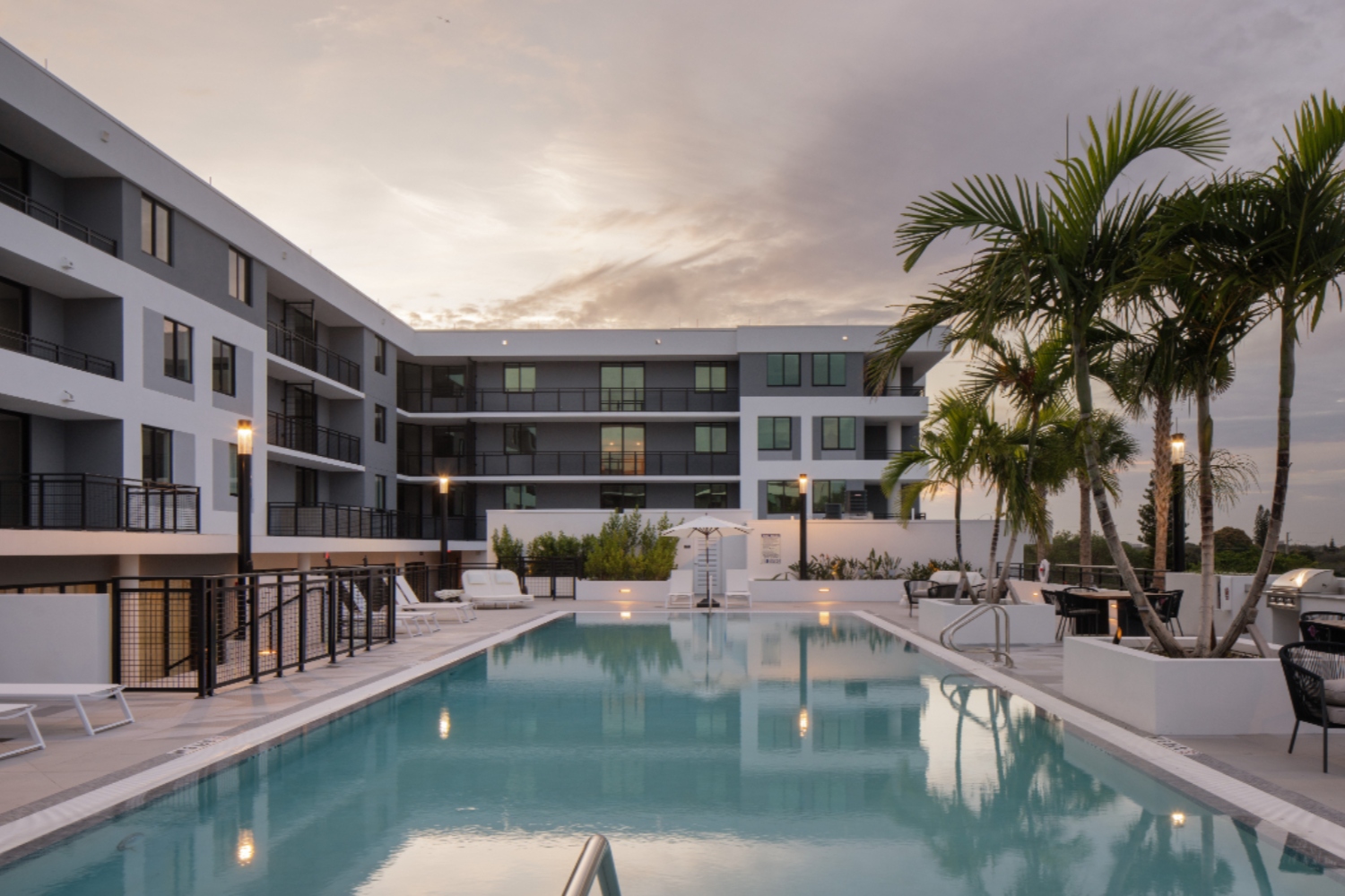 Revv_LuxuryApartments_PoolDeck_HollywoodFlorida