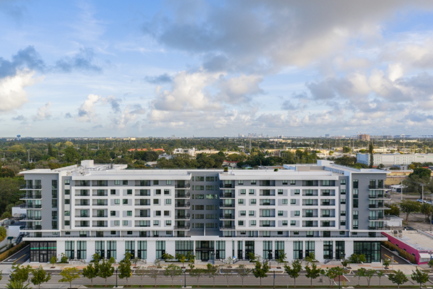 Revv_LuxuryApartments_Building_HollywoodFlorida