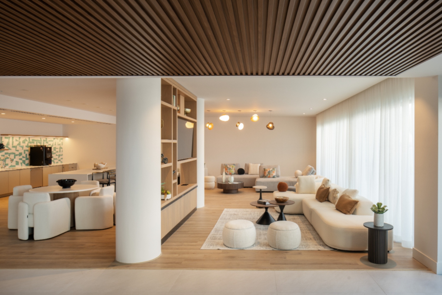 Revv_LuxuryApartments_Clubroom_HollywoodFlorida