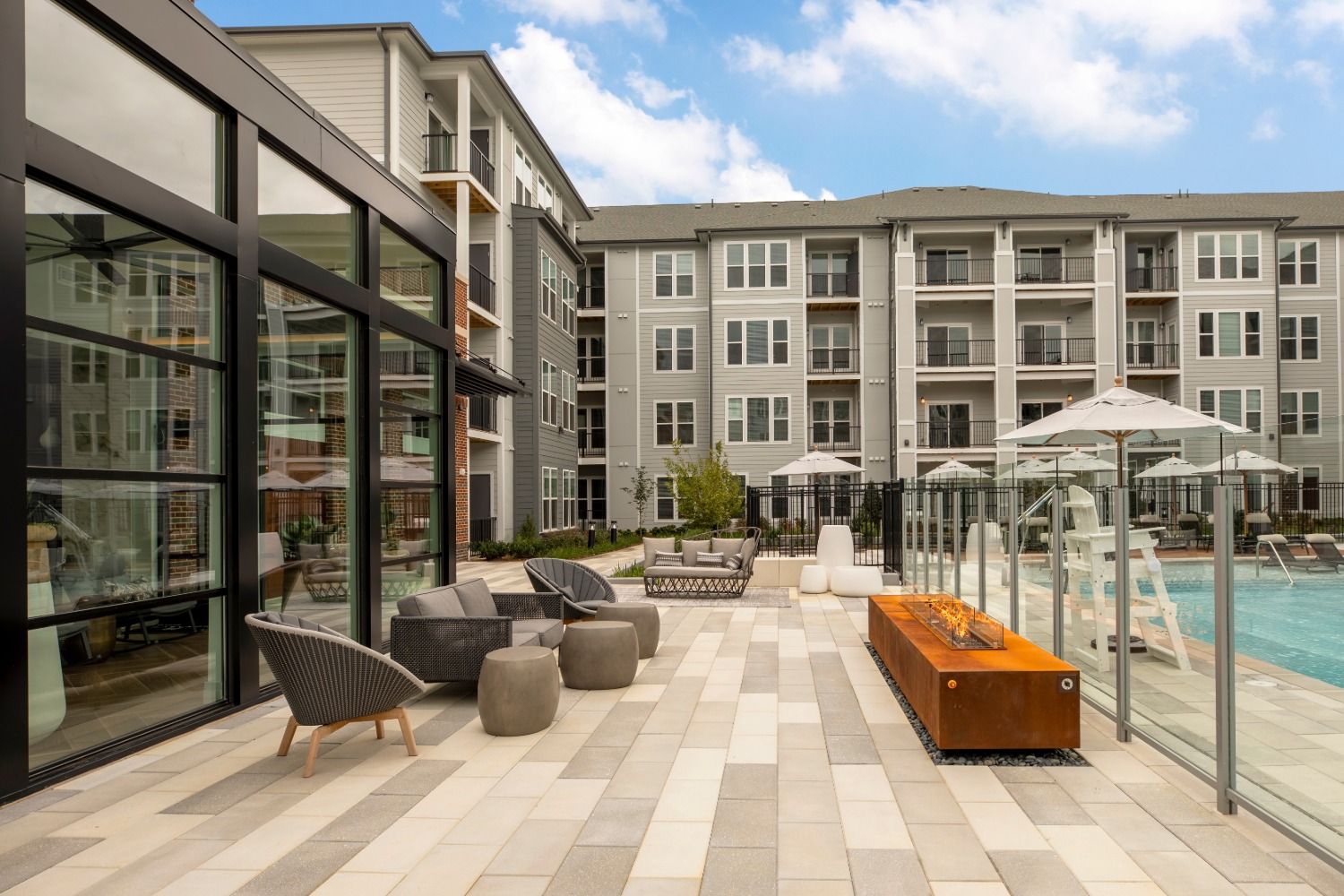 Firepit Lounge Daytime