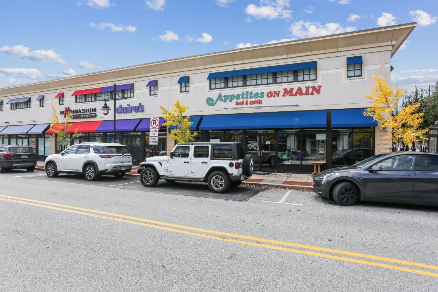 Retail spaces on Main St featuring Claires and Appetites on Main