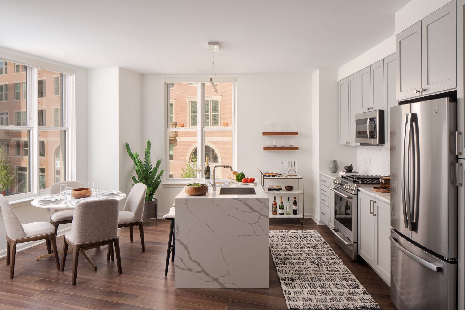 Large living and kitchen spaces to offer flexible furnishing options