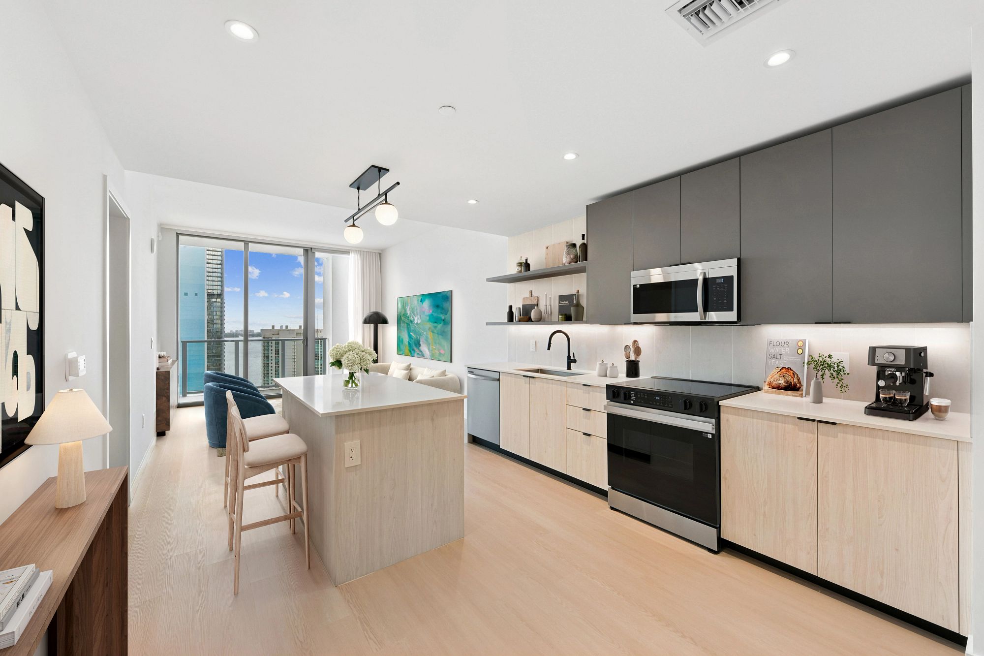 Neo Edgewater 2 of 8