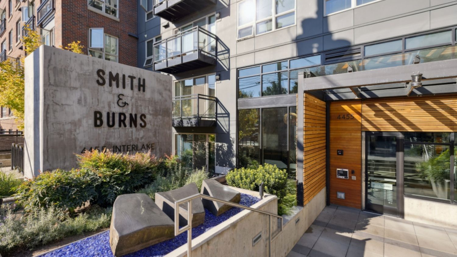 Smith & Burns Seattle apartments main entrance sign
