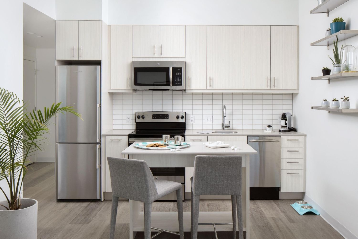 Kitchen with island